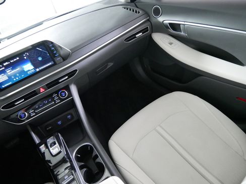 Used 2023 Hyundai Sonata SEL w/ Preferred Accessory Package image 11