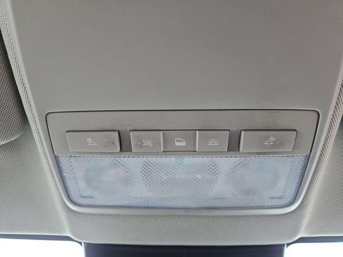 Used 2021 Buick Encore Preferred FWD image 50