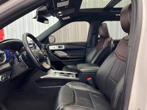 Used 2021 Ford Explorer Platinum AWD/4WD image 8