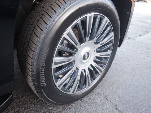 Used 2022 Cadillac Escalade Premium Luxury image 44