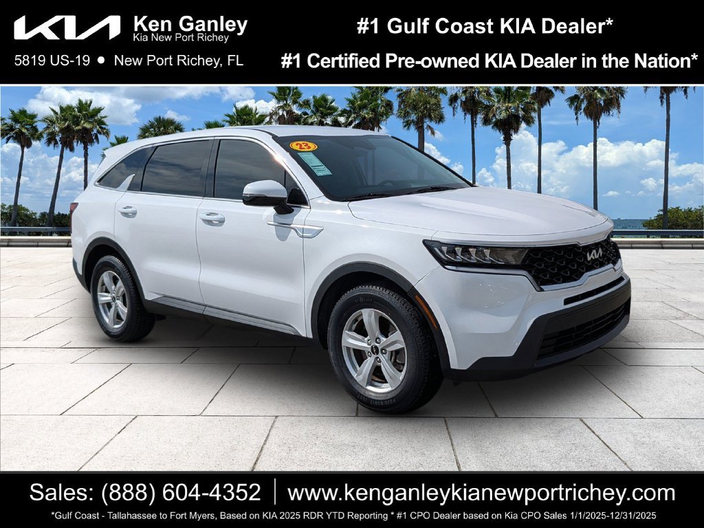 Certified 2023 Kia Sorento LX FWD image 1