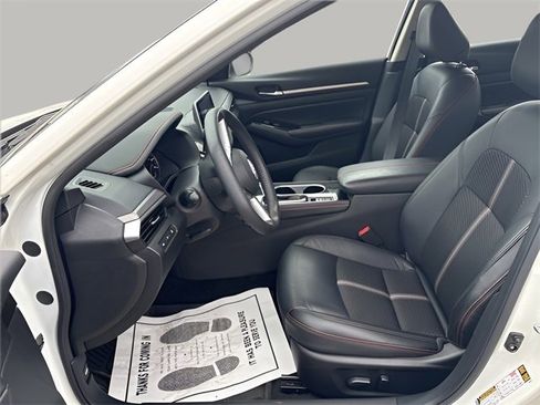 Used 2024 Nissan Altima 2.5 SR image 7
