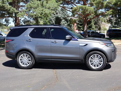 Used 2017 Land Rover Discovery HSE Luxury AWD/4WD image 3