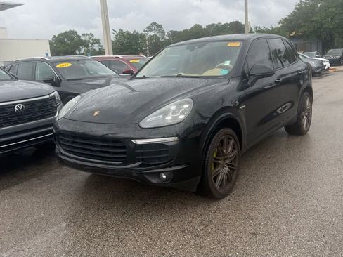 Used 2017 Porsche Cayenne S Platinum AWD/4WD image 4