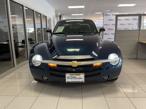 Used 2005 Chevrolet SSR w/ Preferred Equipment Group RWD image 6