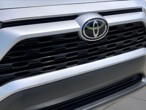 Used 2024 Toyota RAV4 XLE FWD image 29