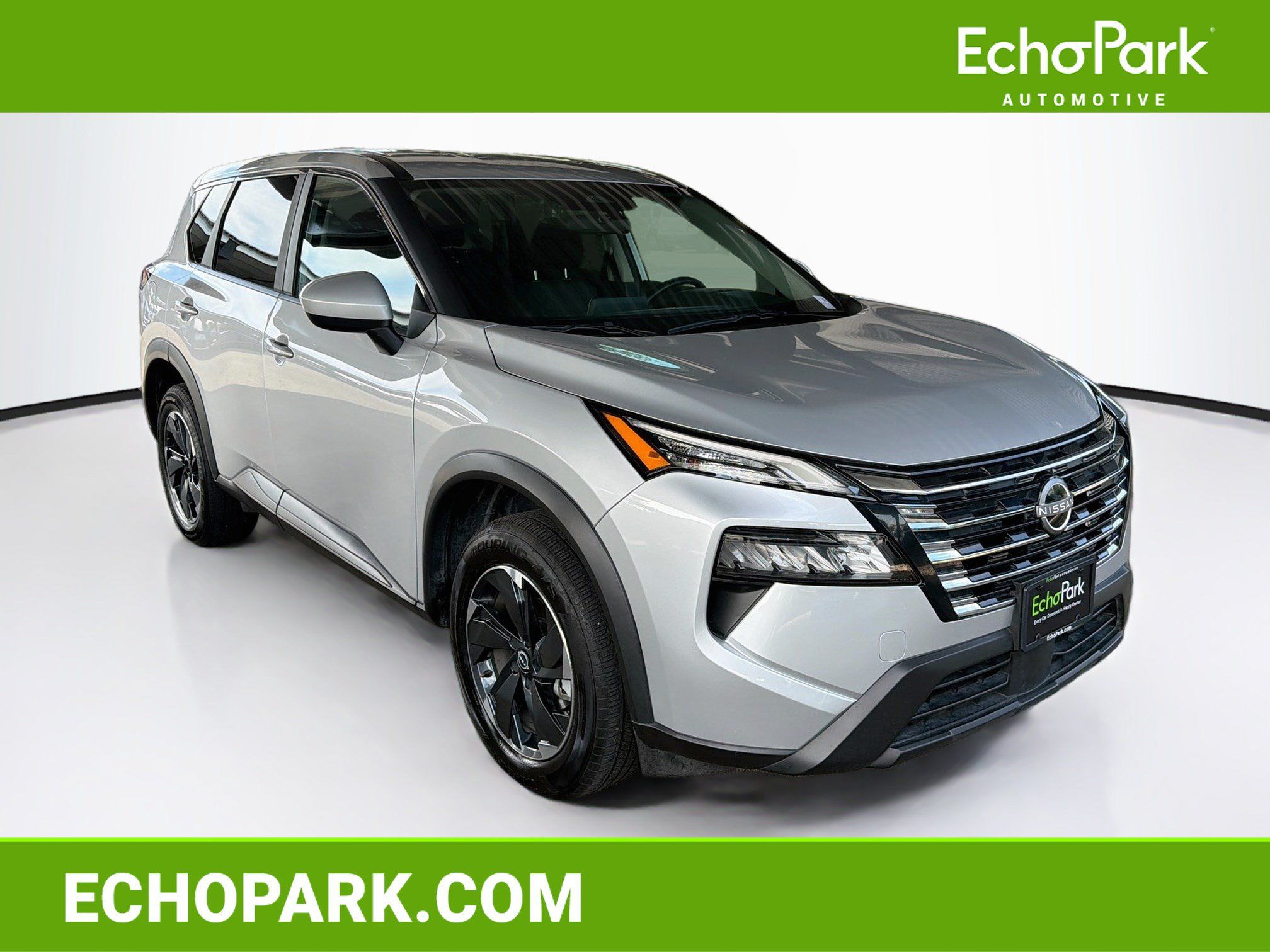 Used 2025 Nissan Rogue SV AWD/4WD image 1
