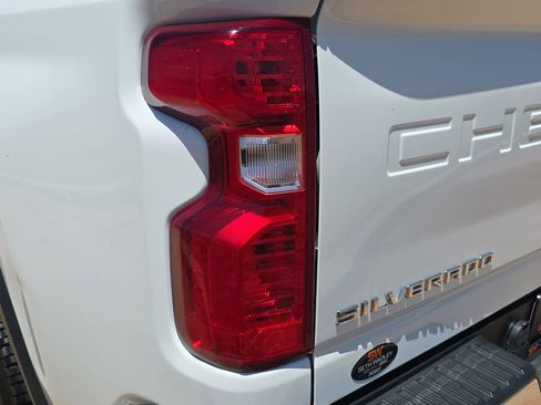 Used 2024 Chevrolet Silverado 2500 W/T w/ WT Convenience Package AWD/4WD image 34