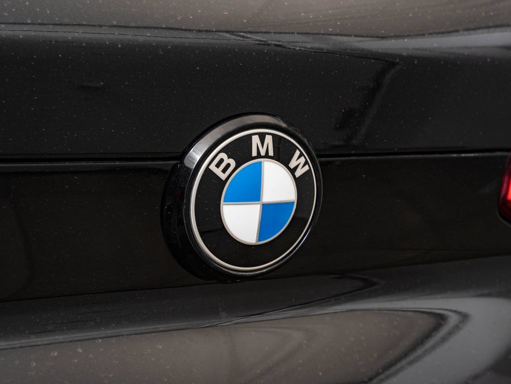 Used 2021 BMW X6 M50i w/ Executive Package AWD/4WD image 17