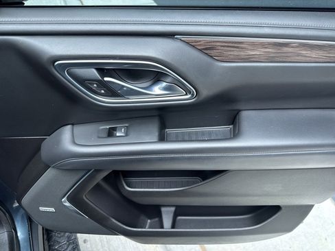 Used 2021 Chevrolet Tahoe Z71 w/ Z71 Off-Road Package image 19