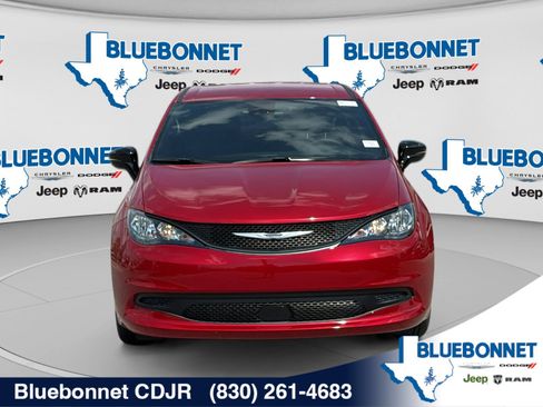 New 2026 Chrysler Voyager LX FWD image 8