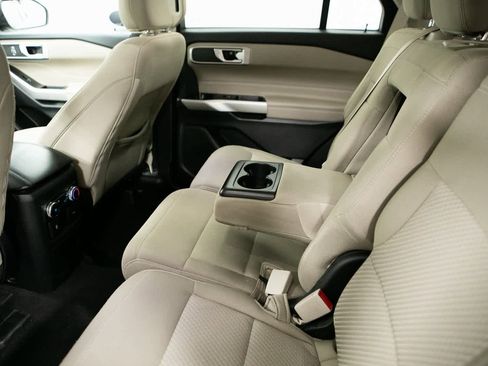 Used 2023 Ford Explorer XLT image 27