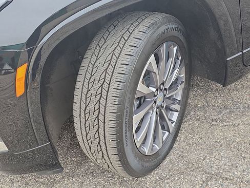 Used 2023 Chevrolet Traverse Premier AWD/4WD image 40