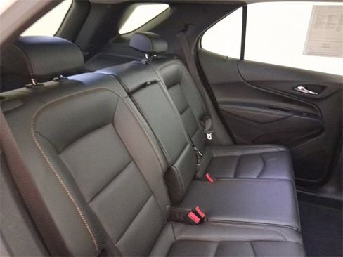 Used 2018 Chevrolet Equinox Premier image 16
