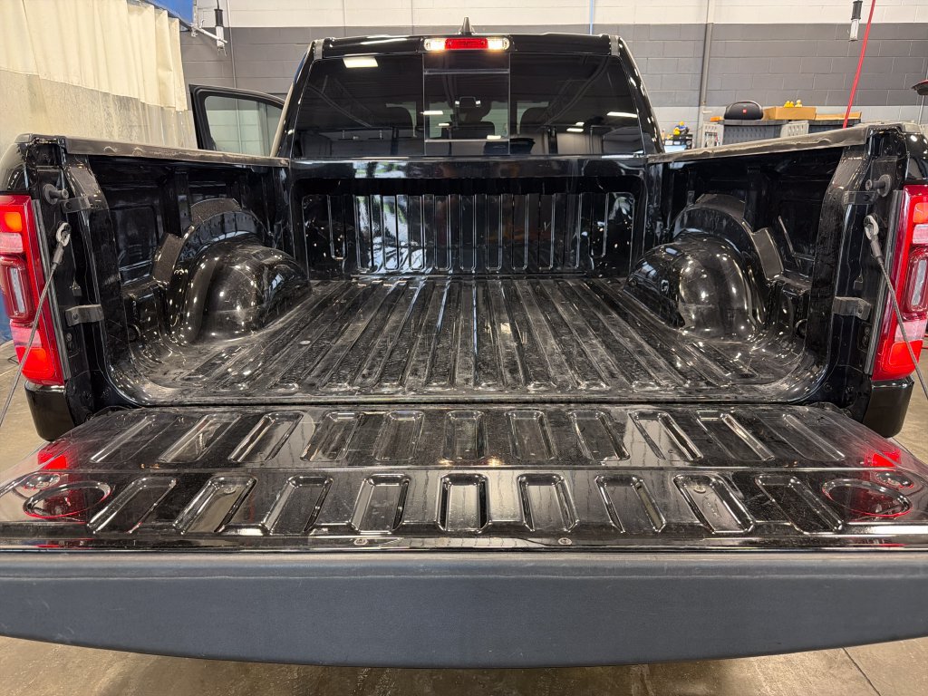 Used 2023 RAM 1500 Laramie AWD/4WD image 18