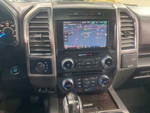 Used 2015 Ford F150 Platinum w/ Equipment Group 701A Luxury image 15