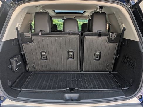 Used 2024 Nissan Pathfinder Platinum w/ Cargo Package image 20