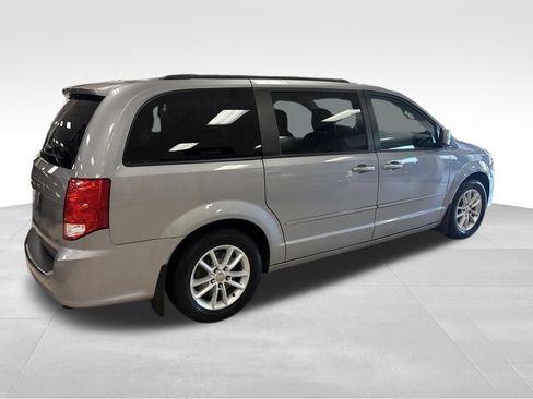 Used 2015 Dodge Grand Caravan SXT w/ UConnect Hands-Free Group FWD image 6