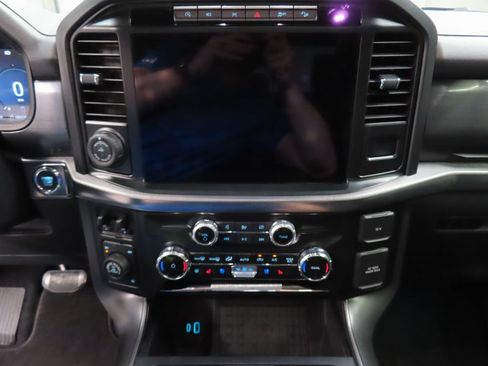 Used 2024 Ford F150 Lariat w/ Bed Utility Package AWD/4WD image 16