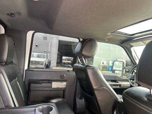 Used 2015 Ford F250 Lariat w/ Lariat Ultimate Package AWD/4WD image 17
