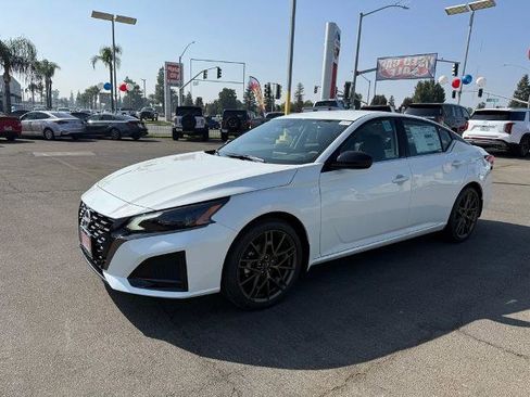 New 2025 Nissan Altima 2.5 SR image 3