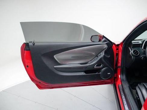 Used 2010 Chevrolet Camaro SS w/ LPO, Ground Effects Package RWD image 21