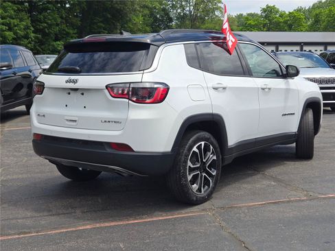 Used 2023 Jeep Compass Limited AWD/4WD image 9
