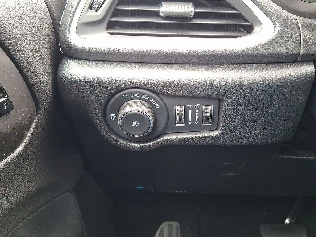 New 2026 Chrysler Pacifica Select FWD image 43