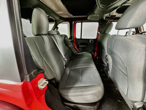 Used 2024 Jeep Wrangler Unlimited AWD/4WD image 27
