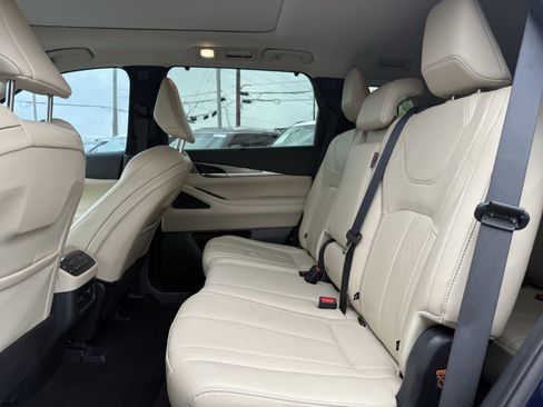 Used 2023 INFINITI QX60 Luxe w/ Cargo Package FWD image 14