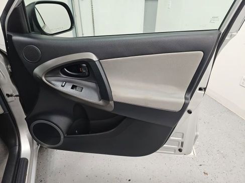 Used 2012 Toyota RAV4 Base image 33