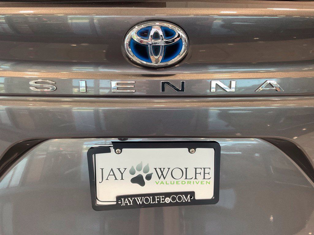 Certified 2023 Toyota Sienna Limited AWD/4WD image 27
