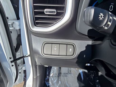 New 2026 Hyundai Venue SE image 17