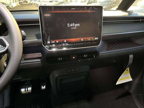 New 2025 Volkswagen ID. Buzz Pro S Plus image 26