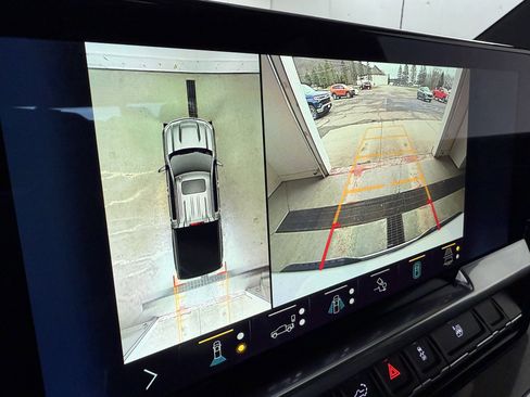 Used 2022 Chevrolet Silverado 1500 High Country w/ High Country Premium Package image 31