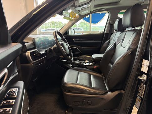 Used 2025 Kia Telluride S FWD image 20