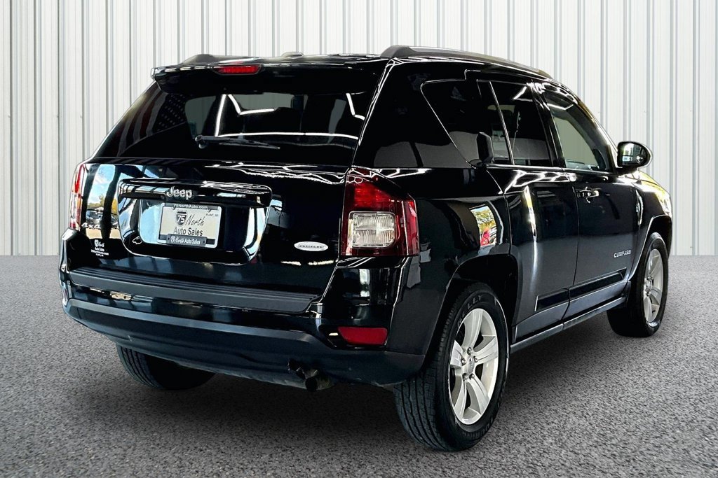 Used 2017 Jeep Compass Latitude AWD/4WD image 6