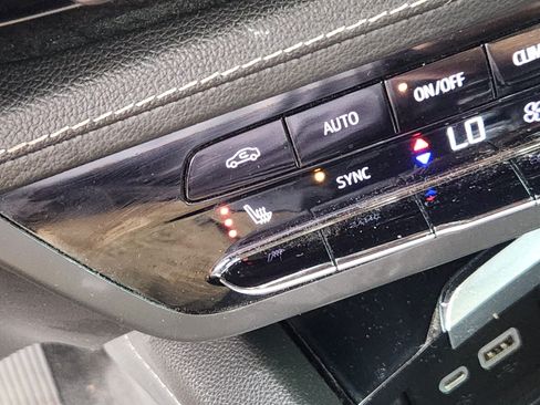 Used 2022 Buick Envision Preferred FWD image 14