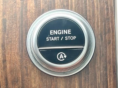 Certified 2025 Mercedes-Benz GLC 300 4MATIC image 6