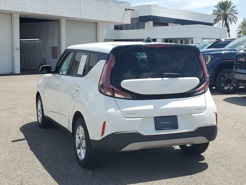 Used 2023 Kia Soul LX w/ Option Group 015 FWD image 4