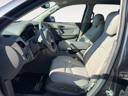 Used 2014 Chevrolet Traverse LTZ FWD image 10