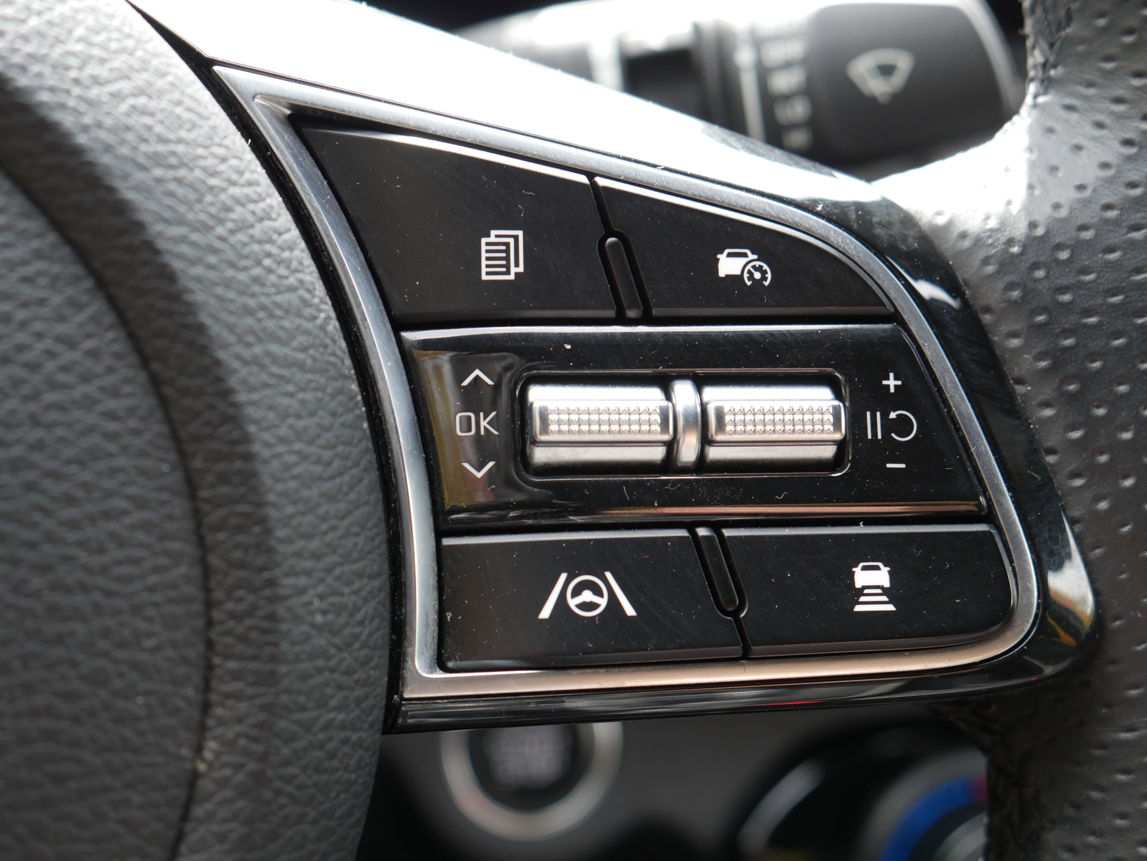 Used 2023 Kia Forte GT-Line w/ GT-Line Premium Package FWD image 27