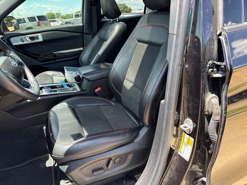 Used 2022 Ford Explorer ST-Line w/ Class IV Trailer Tow Package AWD/4WD image 13