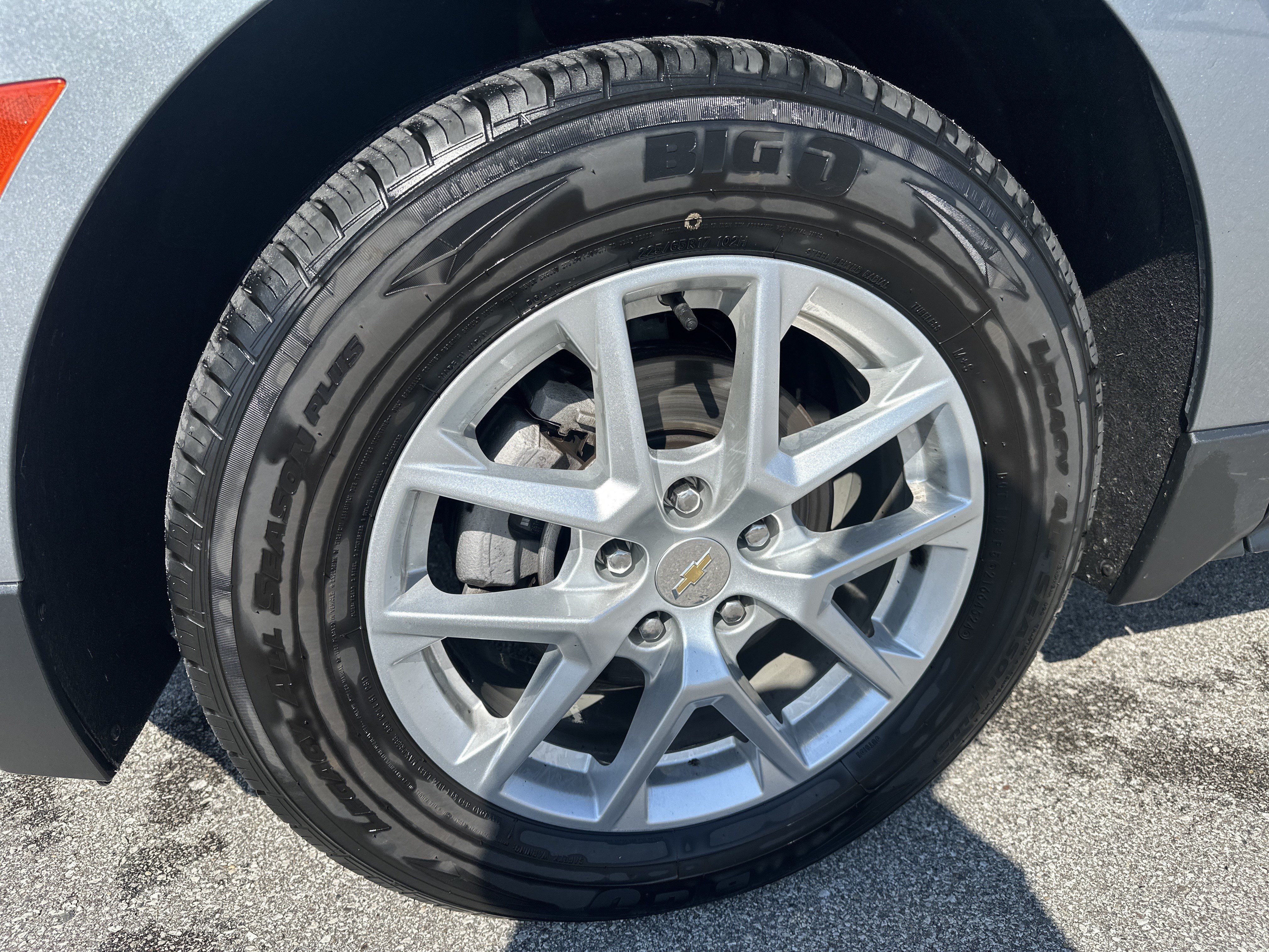 Used 2024 Chevrolet Equinox LT AWD/4WD image 8