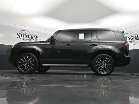 Used 2025 Lexus GX 550 w/ Cold Area Package AWD/4WD image 29