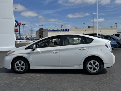 Used 2015 Toyota Prius Three image 21
