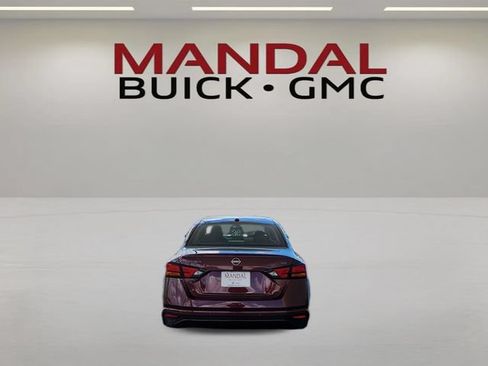 Used 2024 Nissan Altima 2.5 SV FWD image 6