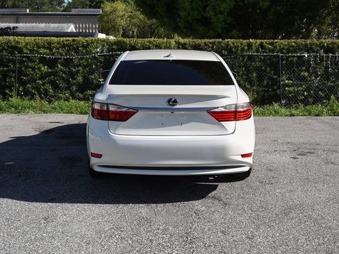 Used 2014 Lexus ES 300h w/ Premium Package w/Bamboo Trim FWD image 7