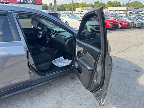 Used 2020 Nissan Rogue S AWD/4WD image 9