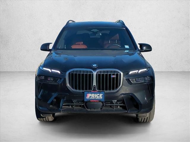 Used 2025 BMW X7 M60i w/ Climate Comfort Package AWD/4WD image 2